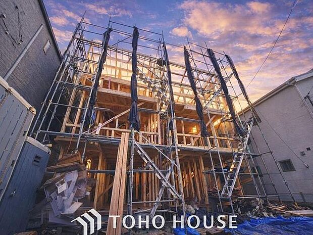 「現況」単に見た目や質感の良さだけではなく、建物の基礎や構造といった、目には見えにくい部分にもこだわります。住まいの本質の部分から、住み心地や安全性を見つめ直しました。