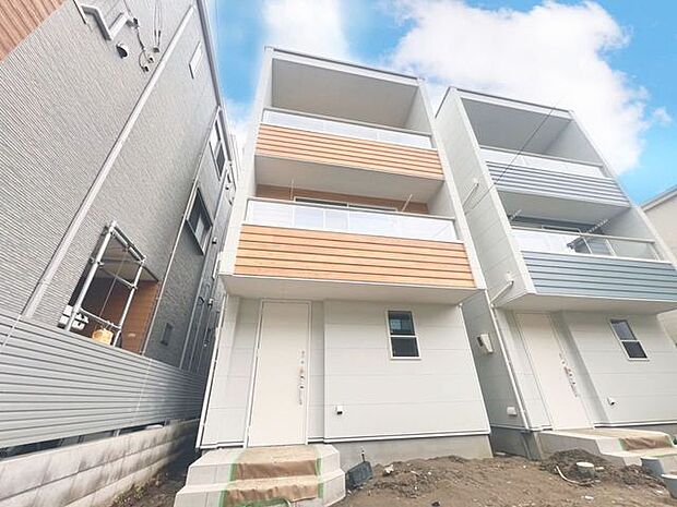 「現況」お部屋ぐらいは自分の価値観で自由にしたい。だからこそ、そのベースはシンプルであるべきだと思う。なぜなら、時の流れで人の好みは変わっていくものだから。