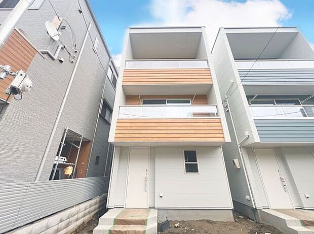 「現況」忙しく過ぎゆく日常を置き去るほど、ゆったりした時間が流れる住環境です。「快適」は「家」と「街」と「環境」が調和した時に訪れるのだと改めて感じさせてくれます。