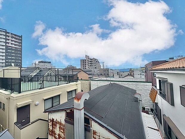 「眺望」心地よい風を感じながら、青空を眺め一息つくことのできる住空間です。