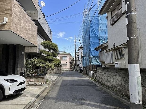 前面道路含む外観