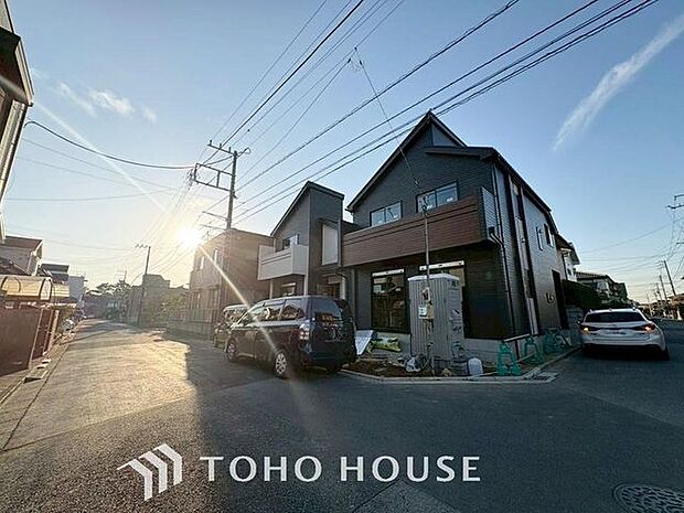 「外観」今日も、明日も、この街で、きっと誰かがしあわせになる物語が描かれていくはずです。爽快な風も毎日やさしく頬をなででくれます。