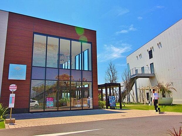 THE SURF OCEAN TERRACEまで約1376m。