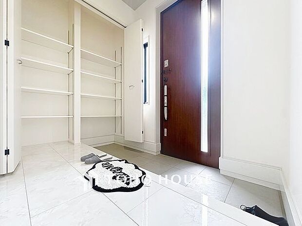 「玄関」「ただいま」・「おかえり」。新居で交わす家族同士の何気ないやり取りがただ何となく嬉しいんです。自分のお家を手に入れた事の喜びが感じられるお客様からの素敵なエピソードです。