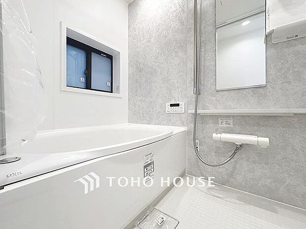 「一日の疲れをリフレッシュ。快適バスルーム。」癒しの空間バスルームです。天気に左右されずに洗濯物を乾かせる、浴室乾燥機・オートバス機能付きです。