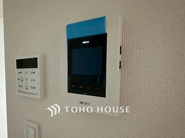「見える安心」をカタチにしました。誰が来てもわかる様にモニター付きインターホンを設置。快適と安らぎを合わせた優しい設計。