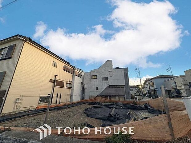 「現況」~2階建て2SLDK~14帖以上のLDK、豊富な収納、生活を彩る設備など、プラアスワンのポイントが詰まった邸宅です。。