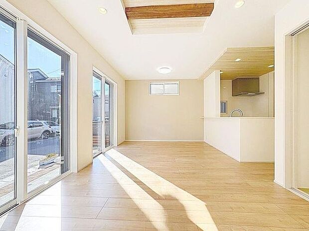 「16.6帖。ゆとりのLDK。。」広々約16帖のLDK。家族団らんの場やソファーでゆっくりとくつろぐスペースにオススメです。