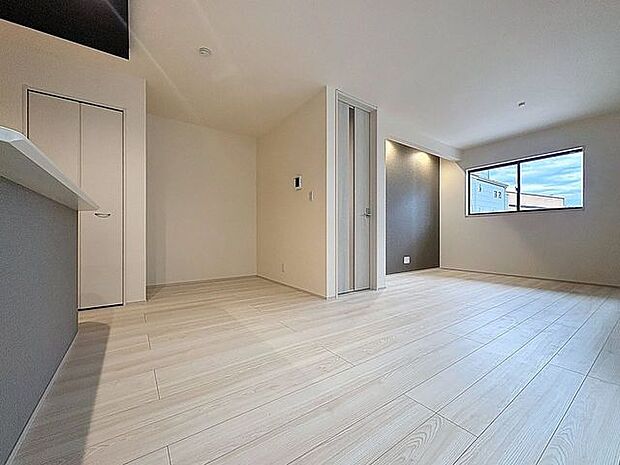 「寛ぎ空間・17.5帖リビング」オープンでのびやかな空間を生み出すひろびろとしたLDK。家族との時間を大切にした住空間です。