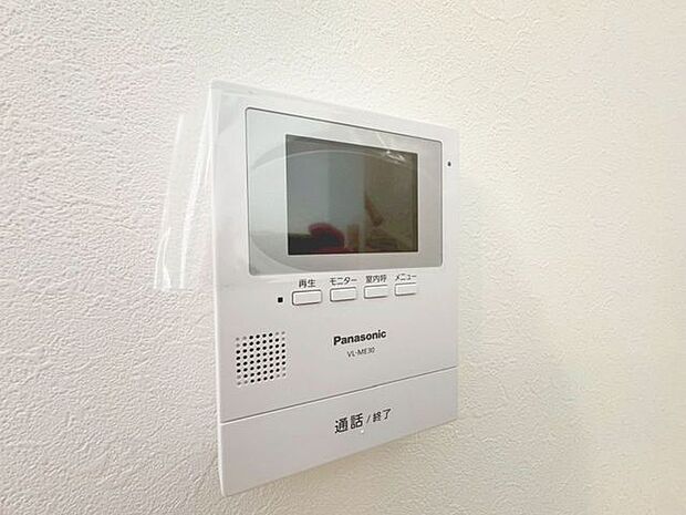 「見える安心」をカタチにしました。誰が来てもわかる様にモニター付きインターホンを設置。快適と安らぎを合わせた優しい設計。