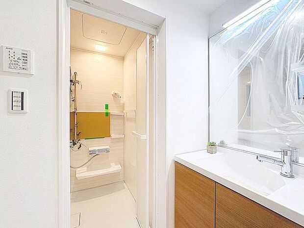 「洗面台」シンプルだからこそ使いやすい。スタンダードなデザインの洗面ボウルは清潔感あるホワイトです。