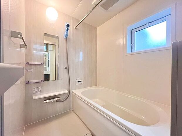 「一日の疲れをリフレッシュ。快適バスルーム。」癒しの空間バスルームです。天気に左右されずに洗濯物を乾かせる、浴室乾燥機・オートバス機能付きです。