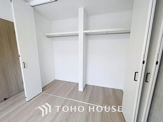 「収納完備」居室には収納スペースを完備し、自由度の高い家具の配置が叶うシンプルな空間です。