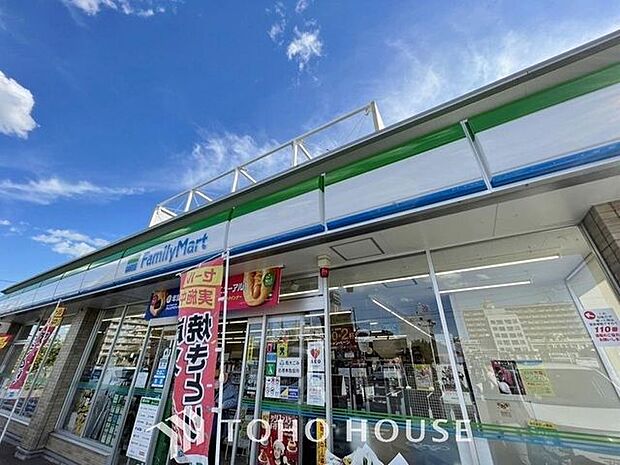 ファミリーマート松戸五香店まで約407m。