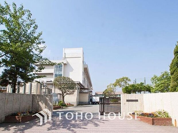 市川市立福栄中学校まで約333m。