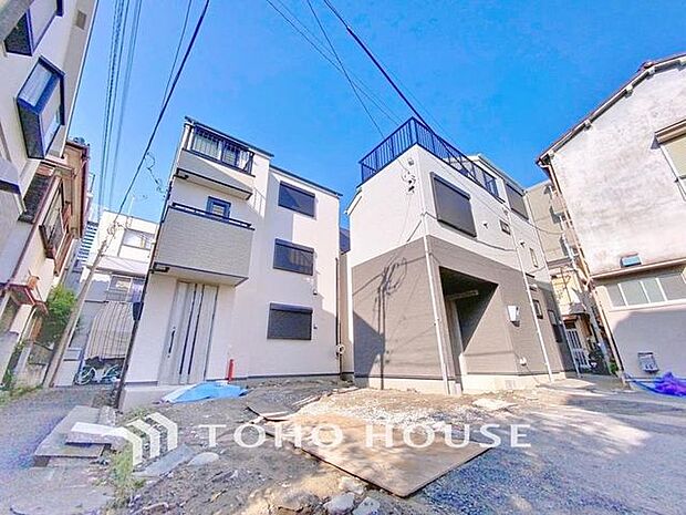 「建物面積95平米の3LDK。」我が家という安心感を感じさせる印象のマイホーム。流行りに左右されないベーシックなカラーリングは、永住にふさわしい佇まいです。