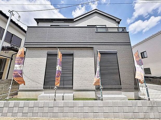 「~2階建て4LDK~」16帖超えのLDK、豊富な収納、生活を彩る設備など、プラスワンのポイントが詰まった邸宅です。