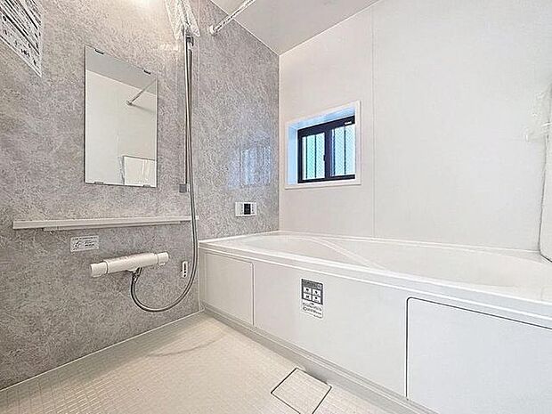 「一日の疲れをリフレッシュ。快適バスルーム。」癒しの空間バスルームです。天気に左右されずに洗濯物を乾かせる、浴室乾燥機・オートバス機能付きです。