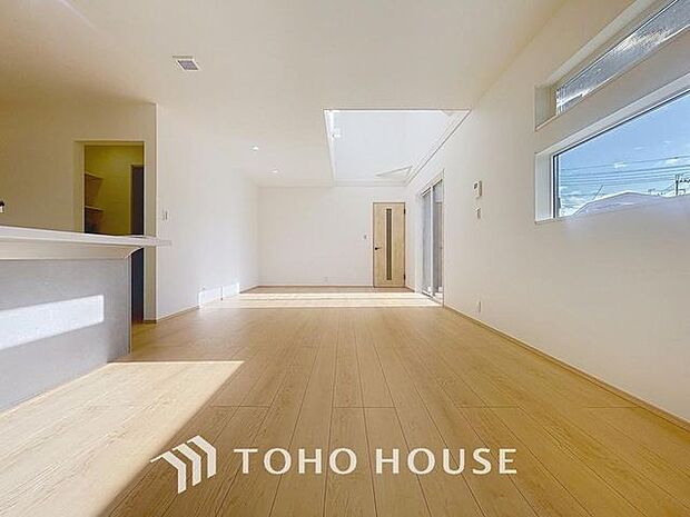 「自分らしい家造りを楽しめる」落ち着いたカラーコーディネートの室内。インテリアやファブリックで、オーナー様好みのテイストデザインを取り入れて頂けます。