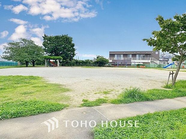 向小金ふれあい公園まで約684m。