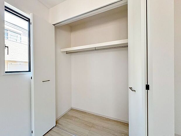 「収納」全ての居室にクローゼットを完備しております。