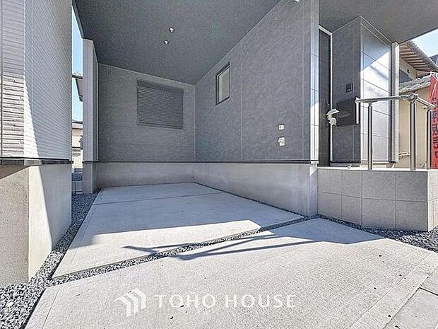 「駐車場」ファミリーカーの需要が多い中、駐車場も広めに確保いたしました。