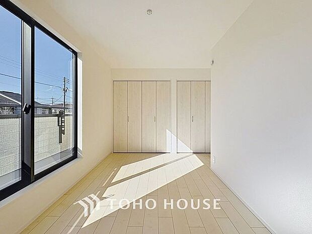 一日の疲れを癒やしてくれる主寝室。時を忘れて過ごす場所として過ごせるお部屋。