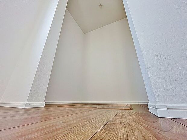 お子様のおもちゃやゴルフバック等、大きなお荷物をお持ちの方や、お荷物が多い方でも安心のスペースです。