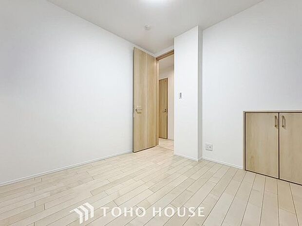 「居室」お子様の成長に合わせて机やベットを自由にレイアウトできるようにと、小さな自立心を育むお部屋作りを見越してご覧下さい。