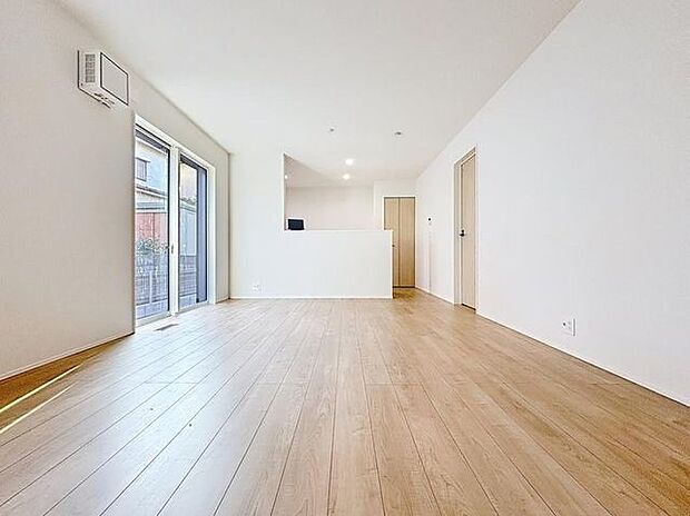 「会話広がるダイニング。」毎日過ごす場所だからこそ、飽きのこないデザインが大事。本当に欲しい「寛げる空間」を実感して頂けます。