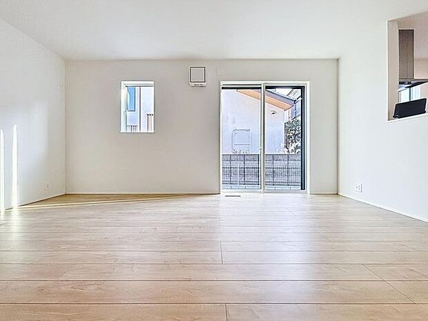 「お好みのインテリアで自分好みの空間へ。」インテリアやファブリックで、お好みのテイストを取り入れて頂けます。自分好みの空間を作り上げることで楽しい新生活の始まりです。