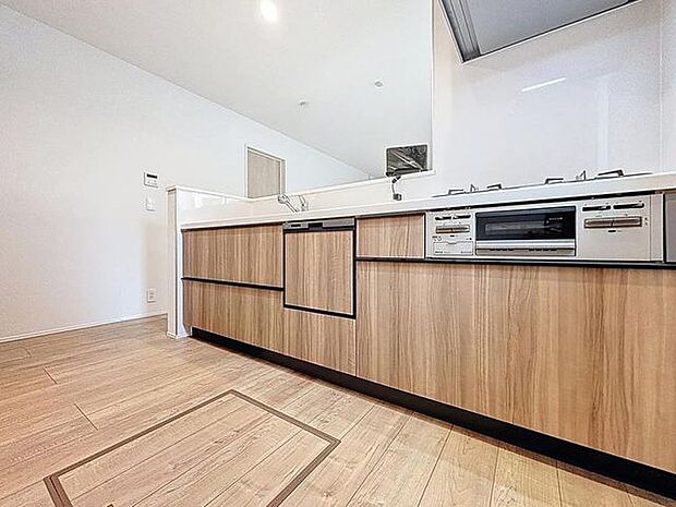 「食洗機搭キッチン。」食洗機付きキッチンです。洗い物の手間を減らすことでご家族での会話も増え楽しい新生活の始まりです。