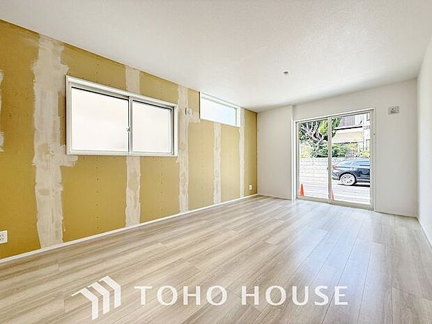 「床暖房完備。LDK」LDK一部には、床暖房があります。エアコンとは違いホコリが舞わないので、小さなお子様やペットと暮らしているご家庭にもおすすめです。