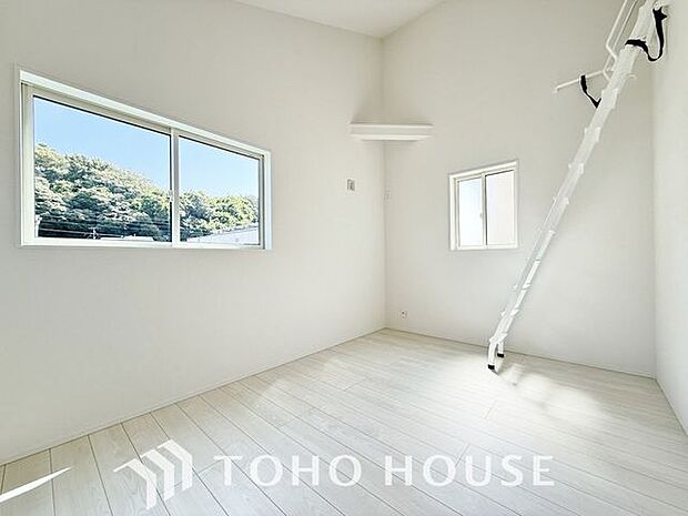 「二面採光・通風良好◎」居室に窓が2ヶ所あるので、明るさの確保と、風の通り道ができることで換気のしやすいお家になっています。