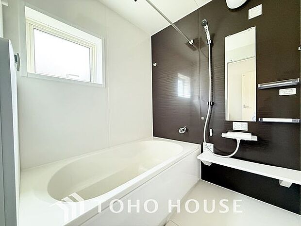 「一日の疲れをリフレッシュ。快適バスルーム。」癒しの空間バスルームです。天気に左右されずに洗濯物を乾かせる、浴室乾燥機・オートバス機能付きです。