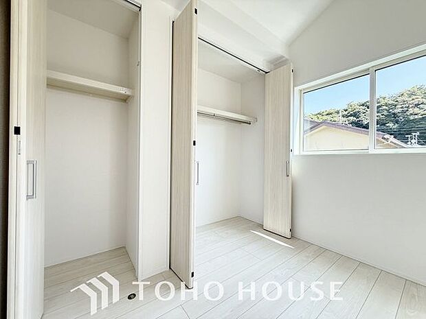 「収納完備」居室には収納スペースを完備し、自由度の高い家具の配置が叶うシンプルな空間です。