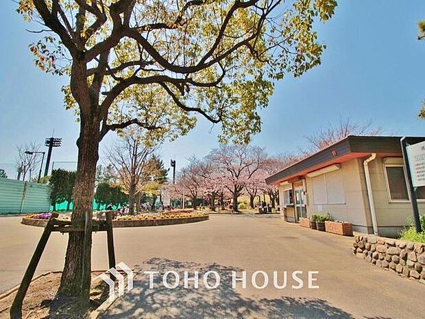 浦安中央公園まで約400m。