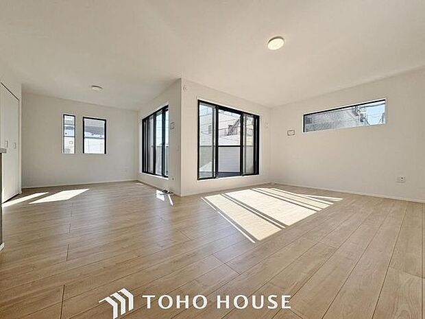 「自分らしい家造りを楽しめる」落ち着いたカラーコーディネートの室内。インテリアやファブリックで、オーナー様好みのテイストデザインを取り入れて頂けます。