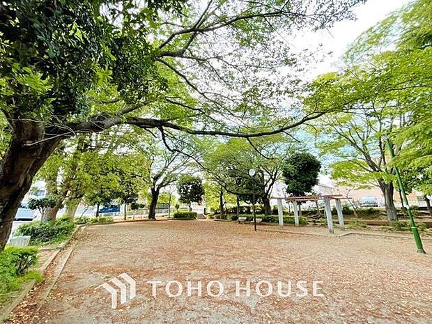 柏西口第三公園まで約2346m。