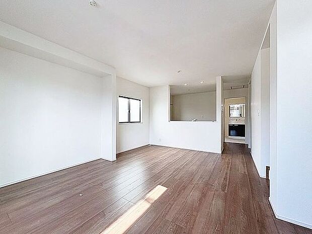 「リビング階段を採用」コミュニケーションも取りやすく、家族を身近に感じることのできるリビング階段を採用しています。