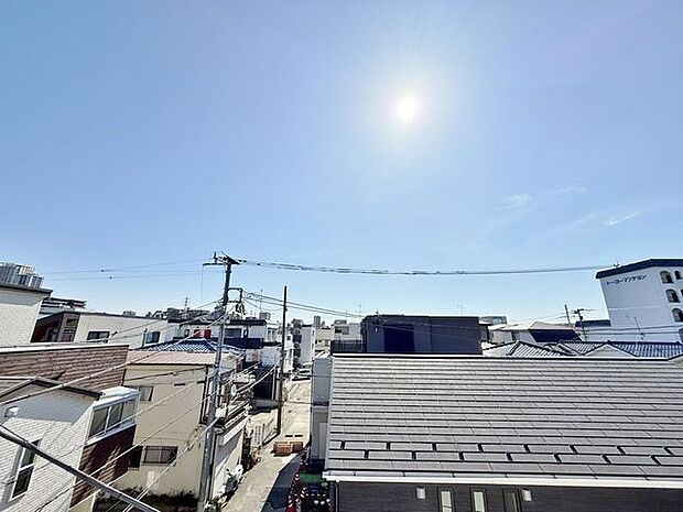 「眺望」心地よい風を感じながら、青空を眺め一息つくことのできる住空間です。