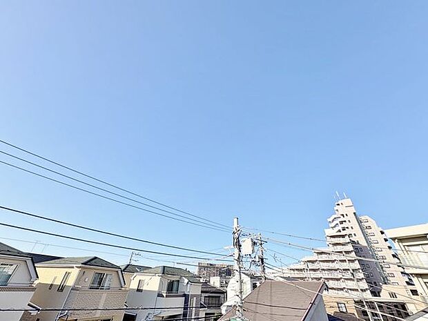 「眺望」心地よい風を感じながら、青空を眺め一息つくことのできる住空間です。