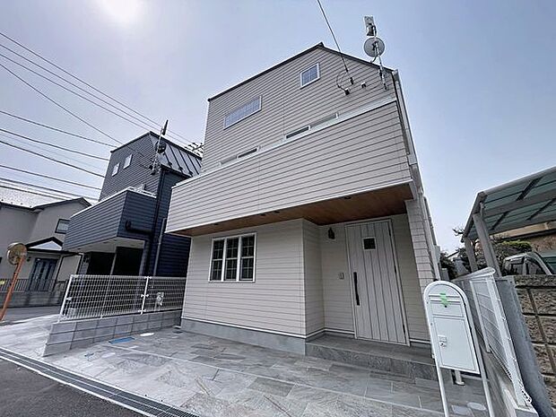 建物面積92平米のゆとりある3LDKプラン。食洗機など、生活を彩る設備が充実。広々17帖のLDKには、ご家族皆様の笑顔が溢れます。