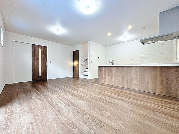 「自分らしい家造りを楽しめる」落ち着いたカラーコーディネートの室内。インテリアやファブリックで、オーナー様好みのテイストデザインを取り入れて頂けます。