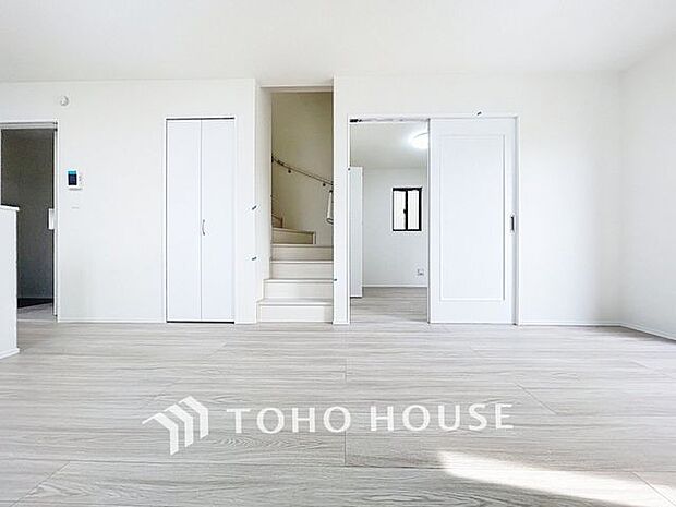 造りこんだ空間演出の妙が生み出す光と質のハーモニーはこの住宅のクオリティの良さを実感させてくれます。