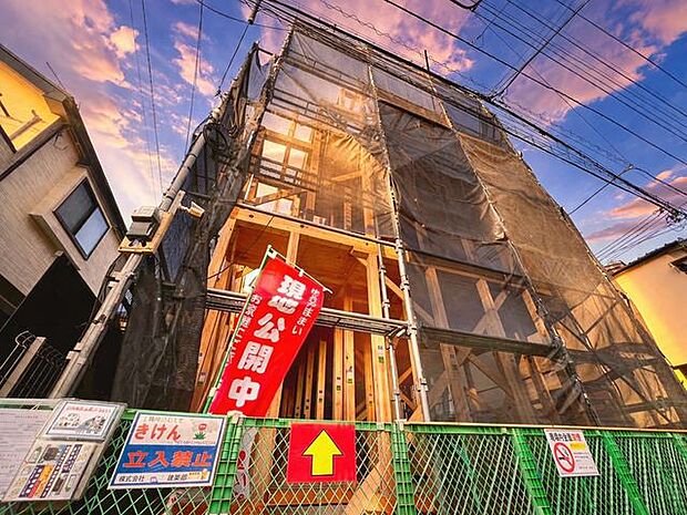 単に見た目や質感の良さだけではなく、建物の基礎や構造といった、目には見えにくい部分にもこだわります。住まいの本質の部分から、住み心地や安全性を見つめ直しました。
