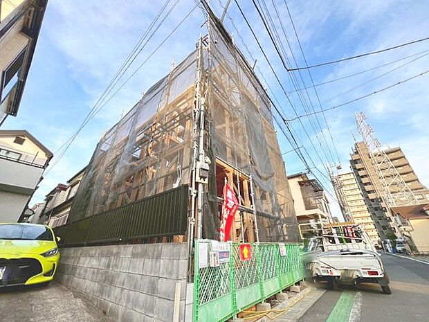 ここから始まる「日常」は家族にとって大切で貴重な時間・・・だからこそ、少しでも豊かに、少しでも快適に。そんな想いから生まれた本邸宅は、これから先のお住まいをきっと支えてくれるはずです。