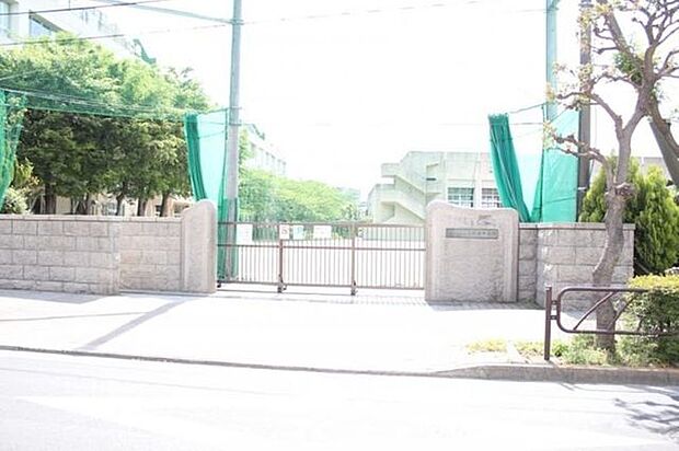 上平井中学校 550m