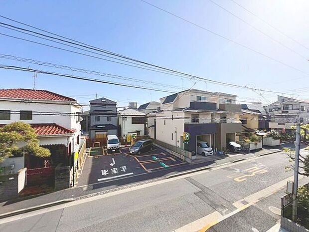 「眺望」穏やかな街並みを一望しながら、爽やかな風と柔らかく降り注ぐ陽光を感じて頂けます。