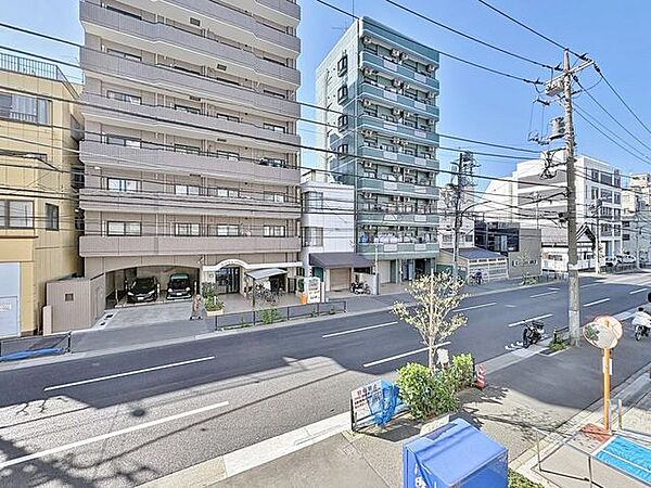 「開放感感じるバルコニー」頬をなでる優しい風を感じることが出来るバルコニー。つい深呼吸をしたくなる気持ちの良い眺望はこのお部屋の自慢です。